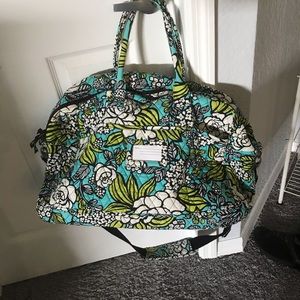 Vera Bradley NWOT Weekender bag in island blooms